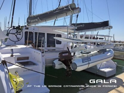 Gala-Catamaran-Show-2017-on-gaelixmarineservice.gr